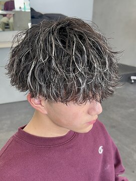 フィフス トウキョウ (fifth TOKYO) ハイライトパーマスパイラルパーマメッシュパーマメンズ刈り上げ