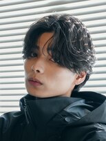 フィフス 栄(fifth)&nbsp;栄メンズカット毛流れパーマニュアンスセンターパート刈り上げ