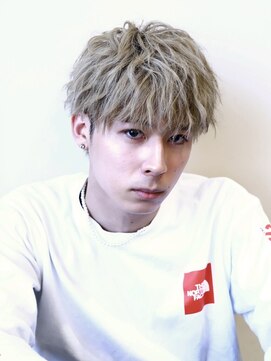 ダリア(Dahlia) ハイトーン×無造作スパイラルマッシュ