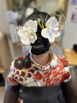 サロンドポプリ 志都美(salon de poupuri) 大人シニヨンアップ