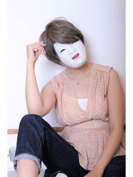 コマ(coma) 【coma中野】夏髪ハイトーンエッジショート＿アッシュカラー