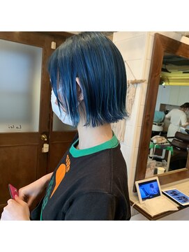 ラレイ(Lalei) ＊ミニボブ×ブルーへア　辻幸奈　表参道