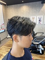 ザ ハレ 学南町店(THE HALE'S)&nbsp;緩めスパイラル短めセンターパート