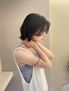 ヤイエ(yiye) ボブ/ミニボブ/顔周りレイヤーカット/ショートボブ/外はねボブ