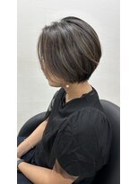 ビビッド(vivid)&nbsp;ハイライトショート顔まわり毛ながれカット
