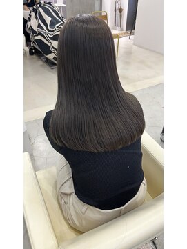 ソルア(soLua) グレージュ