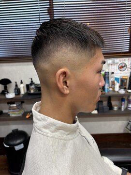 ウエダバーバーショップ(UEDA BARBERSHOP) スキンフェード　クロップ