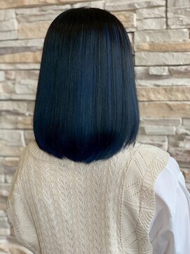 ジュリアンマーラ(Julien Mara) ネイビーブルー/ぱっつんボブ/デザインカラー/モード系ミディ