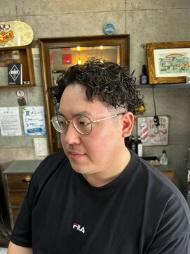 アールズ ヘア(R's hair) MEN’S HAIR/サーフカール/刈り上げセンターパート/印西