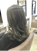 プラチナオリーブ×インナーカラー モスグリーン