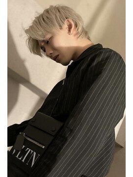 リア 大阪梅田(Ria) ～ハイトーンウルフカット～【Ria 大阪 梅田】