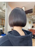 ミニボブ黒髪丸み内巻き似合わせカット前髪あり30代40代