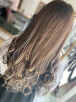 ラビス クローバー(Lovis clover)&nbsp;シールエクステ　くびれヘア　デザインカラー