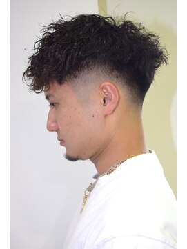 ルックグッドストア タカラヅカ(LOOK GOOD STORE TAKARAZUKA) 波巻き束感マッシュパーマスキンフェードビジカジ1004