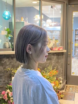 ラポ(lapo) バイオレットグレージュのハイトーンボブ