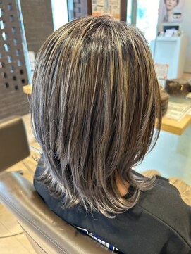 エヌアンドエーコンティ(N&A CONTi) 大人かわいいくびレイヤーカット×Wカラー ブリーチオンカラー