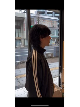 ミリ(milli Produce by ITAKURA) センターパート毛流れパーマ