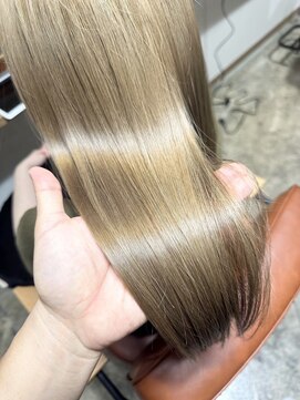 リジェール 鶴舞店 髪質改善 超高濃度水素カラー 施術一回目