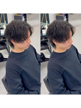 ブライト(BRIGHT) センターパートウルフツイストスパイラルパーマ