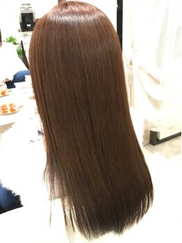 ヘアアンドヘッドスパ エリー(hair&headspa elly)の写真/頑固なクセで毎朝イライラ!ellyの矯正でまるで地毛のような柔らかく納まりの良い扱いやすいストレートに☆