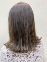 ステア ケース(stair case)&nbsp;【大人かわいい ツヤ髪】外ハネミディアム ハイライトカラー