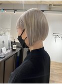 前下がり×シャープボブ
