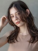 大人かわいい／20代30代／バングカット／オリーブベージュ