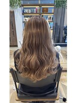 グランデュール サンストリート浜北店(GRANDEUR) ブリーチベースのウェーブ巻き