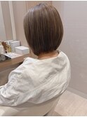 ブルフくびれヘア絶壁マッシュルーム段カットグレージュ50代