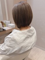 コーエン(cowen)&nbsp;ブルフくびれヘア絶壁マッシュルーム段カットグレージュ50代