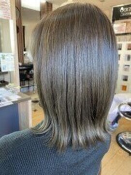 ワンポイント レガーレ(ONE POINT LEGARE) 切りっぱなしボブ