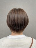 すっきりショート・フェザーカット・小顔効果・軽やかヘア・韓国