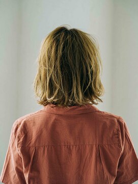 エンネ(enne) enne/ゆるウェーブミディ/透明感カラー