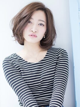 エイチバイシオミエイチ 神戸三宮(H by shiomi H) 大人かわいい耳かけショート×透明感カラー