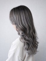 コタ 水戸(COHTA)&nbsp;透明感シルバーカラー×シャドールーツ