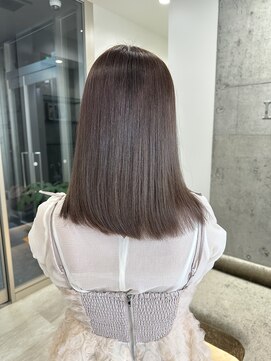 ロンドルピナス 小倉(Lond Lupinus) ミディアムレイヤーカット/似合わせカット/大人ガーリー/20代