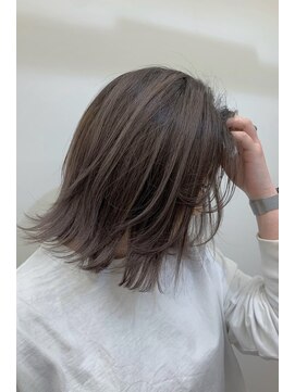 トイロ 横浜(Toiro) ハイライトミディアム外国人風カラーレイヤー