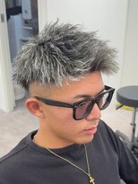 ルースト 心斎橋店(ROOST) 刈り上げセンターパート/波巻きツイストスパイラル/心斎橋