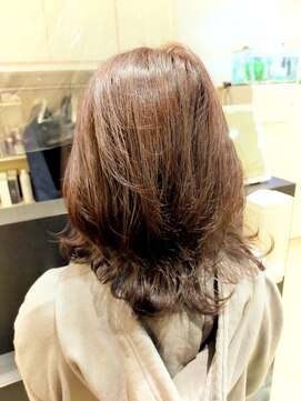 エイチ エアー ダヴ H air DAV調布北口 白髪ぼかしハイライト外ハネ