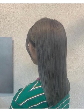 エフ ナカイタバシ(F) 色落ち綺麗なストレートロング