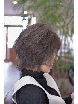 ダラ(DARA) 伸ばしかけショートウルフ　×　アッシュグレージュ