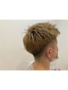 優しいお人柄と、気取らず通えるアットホームな雰囲気が人気♪お手入れのしやすさを重視したスタイル提案☆