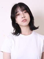 ヨファ ヘアー(YOFA hair)&nbsp;似合わせカットイメチェン前髪外ハネこなれミディ1004