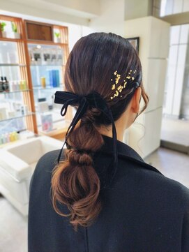パズル(PUZZLE) ポニーテール/ローポニー早朝OK/結婚式/金箔アレンジ/ミディアム
