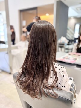 グラーツィェドゥーエ(GRAZIE due) モーブベージュ／ラベンダーベージュ／レイヤー／ロング