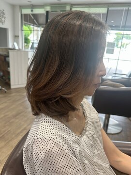 ヴィヴィ(VIVIE) 30代40代50代60代人気ひし形くびれヘア小顔レイヤー大人ミディ