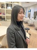 透明感アッシュグレーのハイトーンカラー