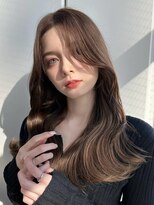 ヴィヴィッド オモテサンドウ(ViViD omotesando)&nbsp;透明感ベージュ センターパート 顔周りカット 髪質改善 美髪