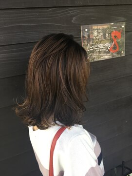 ナンバーエイト(number eight) ダークグレージュ大人かわいいレイヤーパーマロブ×セミウェット