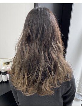 アライブ キチジョウジ(ALIVE Kichijoji) ALIVE吉祥寺 バレイヤージュグラデーション着物ことりベージュ